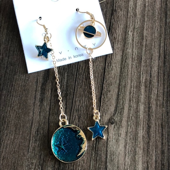 Moon & star statement earrings - Picture 1 of 3